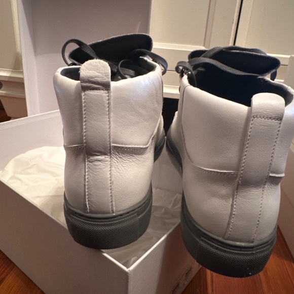 Designer white sneakers - Picture 7 of 7